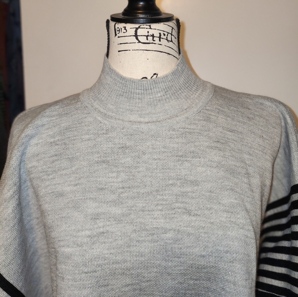 Oversized Turtleneck Tunic/Sweater - Picture 4 of 6